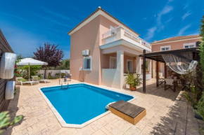 Lorenzo Villas with Private Pool, 200m from the beach, by ZanteWize